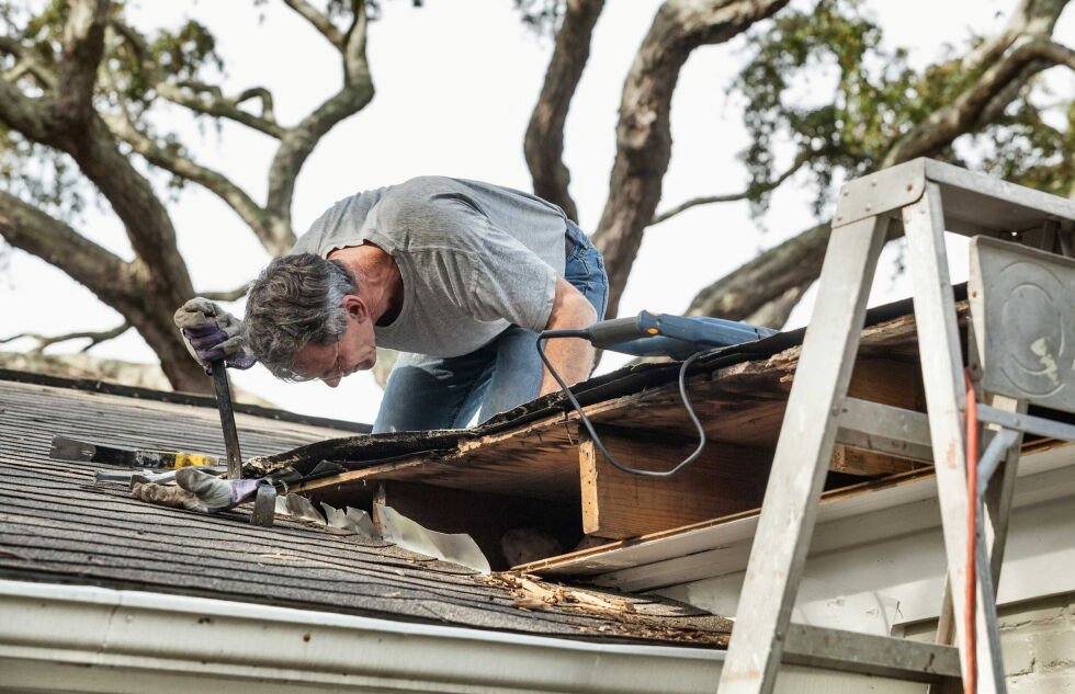 avoiding disaster risks diy roofing houston