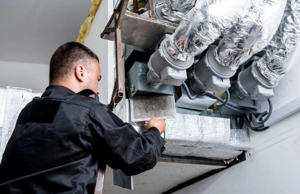 choosing reliable commercial air duct cleaning service