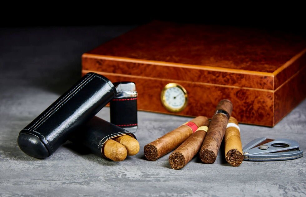 craftsmanship class role wooden humidor cigar experience