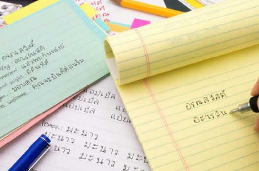 taking a thai language course