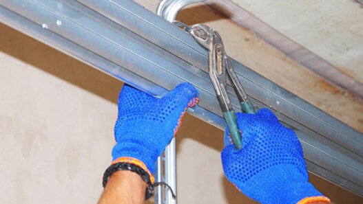 tips for working with a garage door company