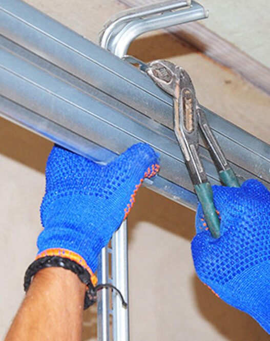 tips for working with a garage door company