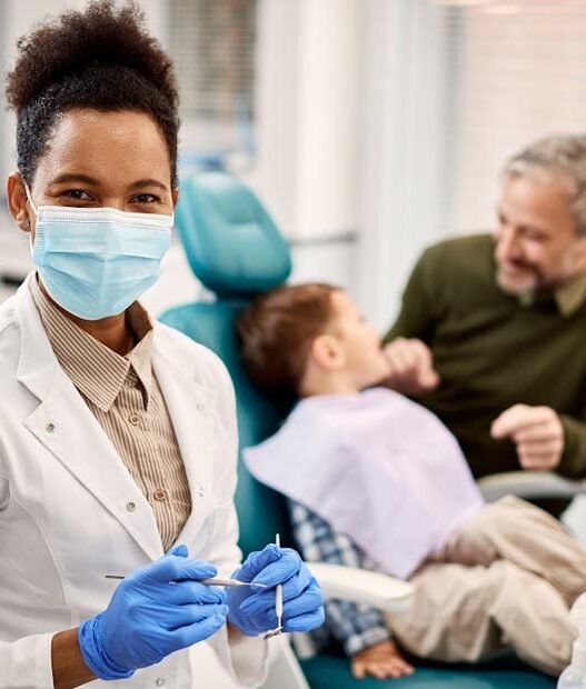 4 ways family dentists support parents of first time patients