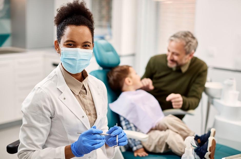 4 ways family dentists support parents of first time patients