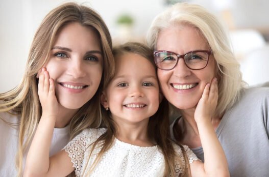 3 ways family dentistry supports kids as they grow into adults