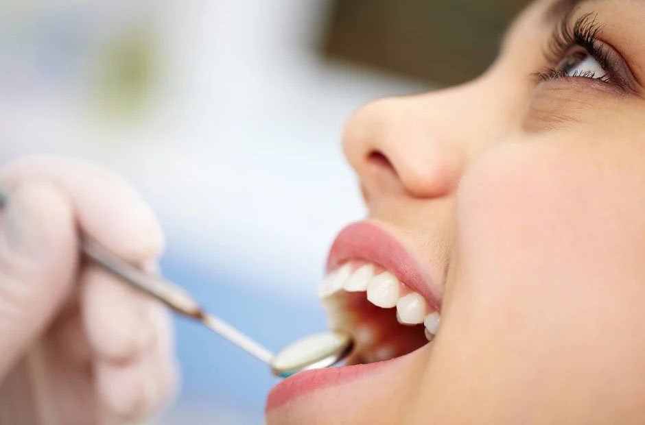 4 reasons adults are turning to cosmetic dentistry later in life