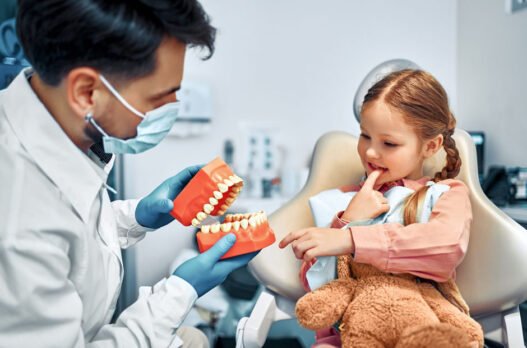 5 early dental milestones parents should watch for in kids